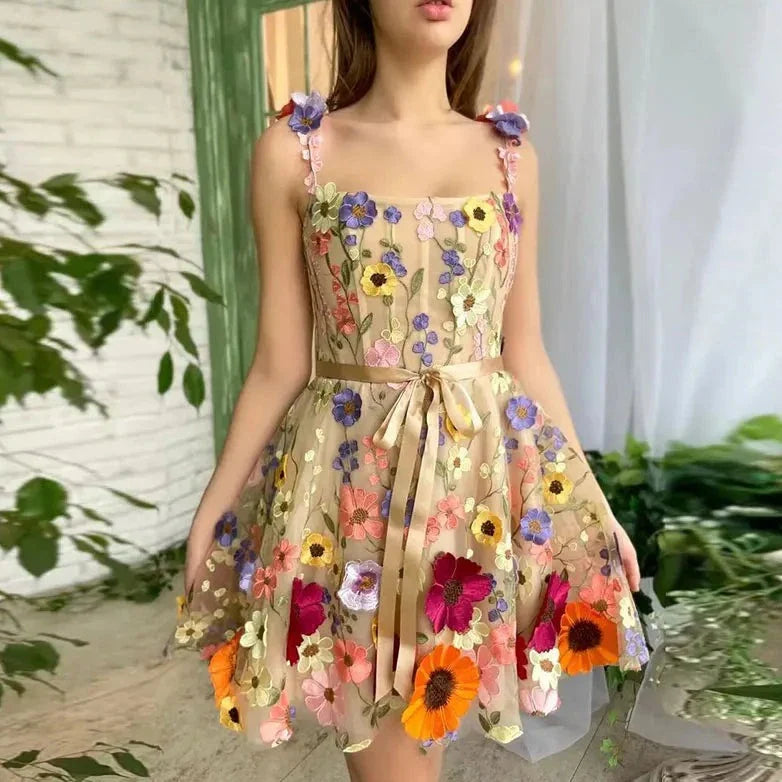 Madlyn - A-Linien-Kleid mit Blumenstickerei