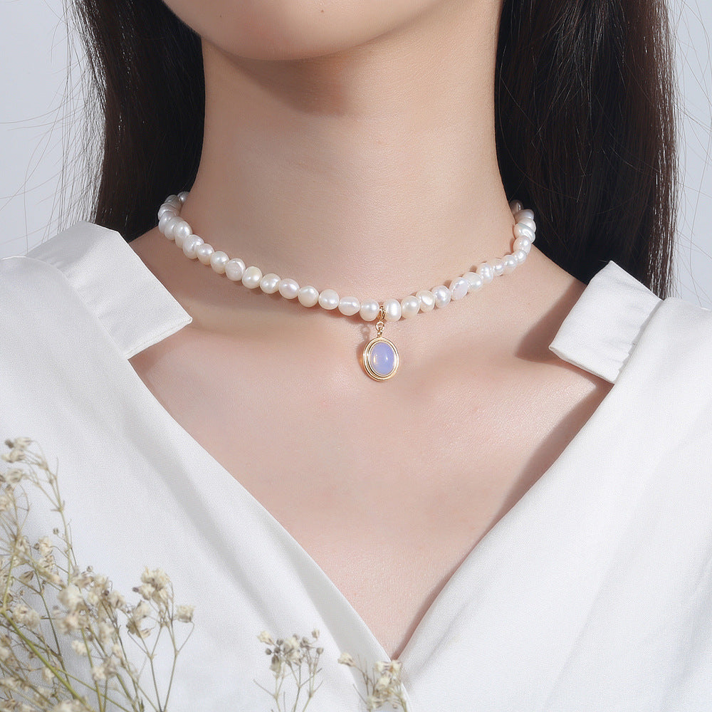 Gwendolen - Weißer Opal-Choker mit unregelmäßigen Perlen